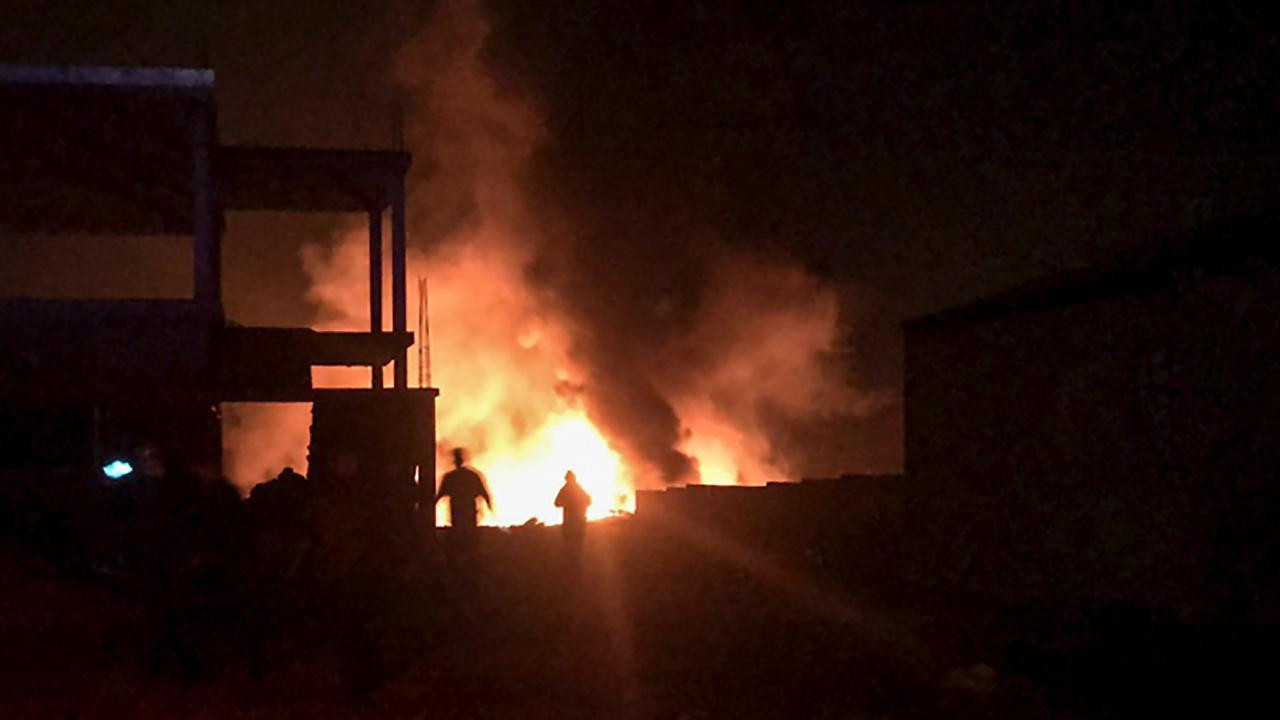 Lübnan'da akaryakıt tankeri patladı: 20 ölü, 79 yaralı