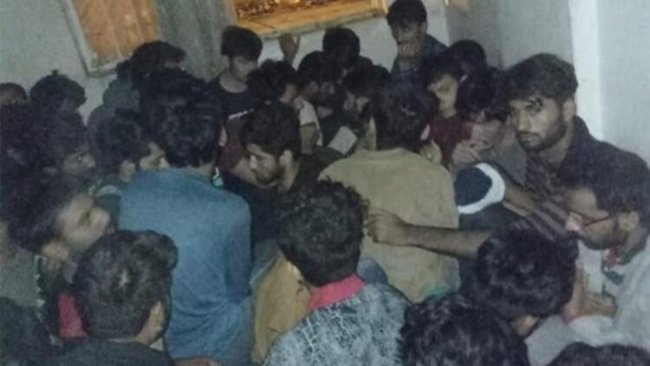 Bir apartmanda 115 göçmen yakalandı