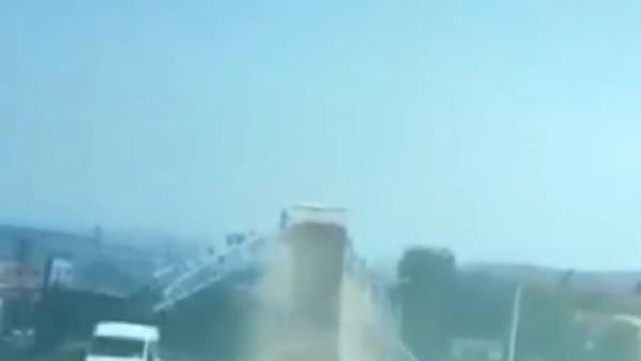 Seyir halindeki kamyon tehlike saçtı