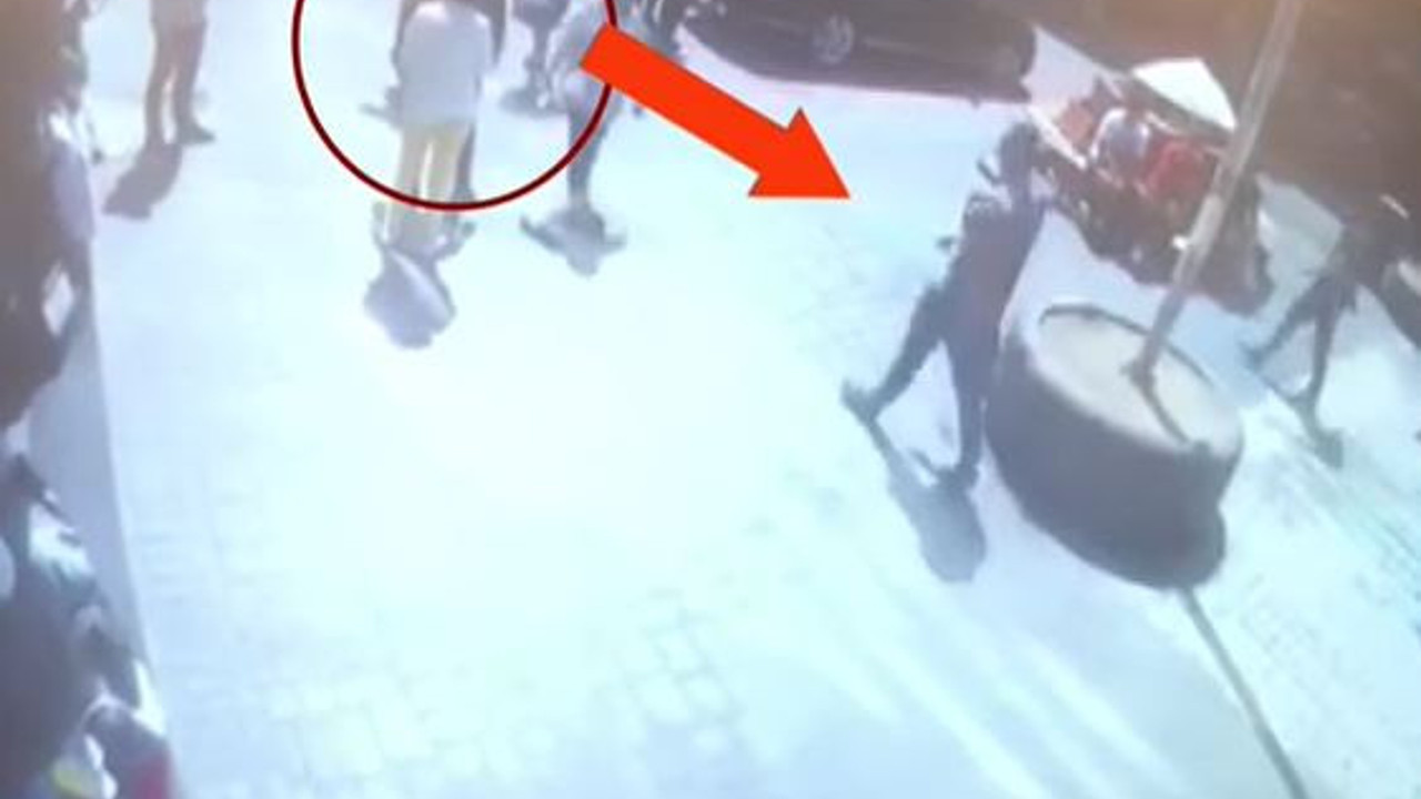 İYİ Parti İstanbul İl Başkanı Buğra Kavuncu'ya saldırı anı görüntüleri