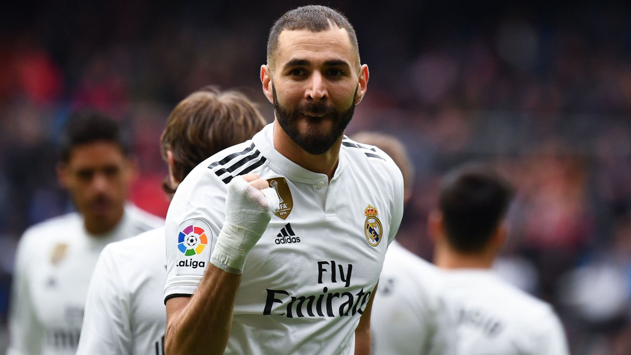 Real Madrid Benzema ile sözleşme yeniledi