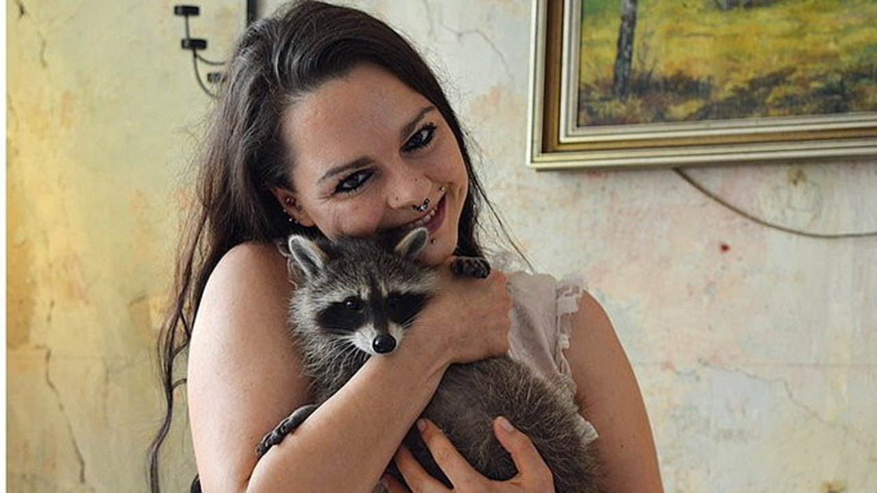 Almanya'da leoparlar ünlü fotomodeli parçaladı