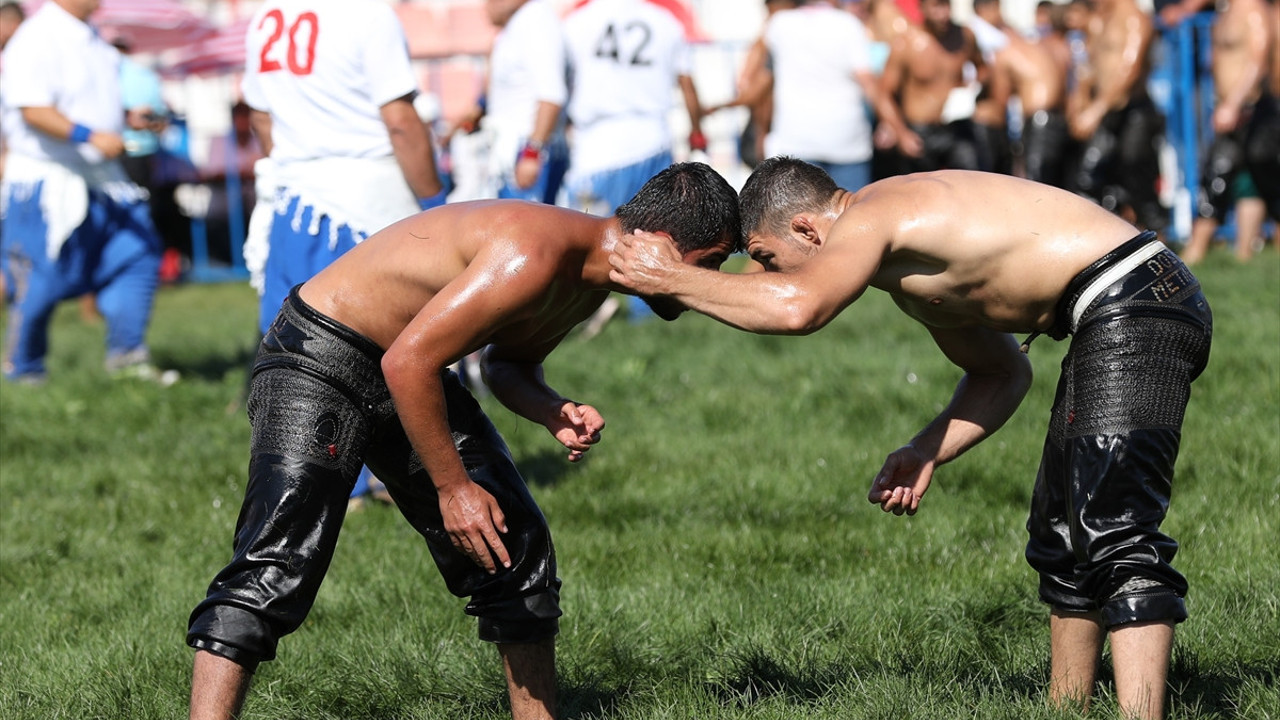 669. Tarihi Elmalı Yağlı Güreşleri başladı