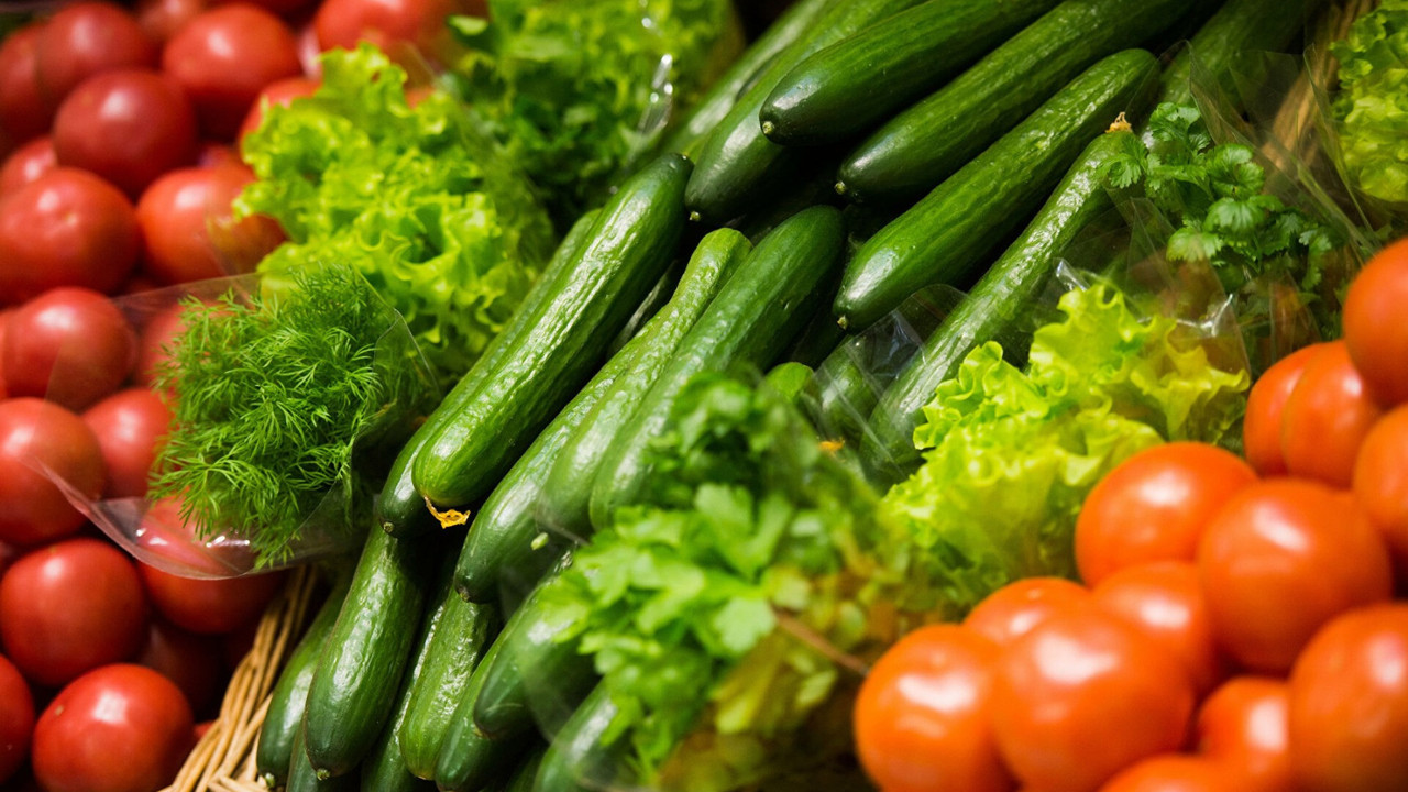 Amasyalı çiftçi, salatalığın neden zam şampiyonu olduğunu açıkladı