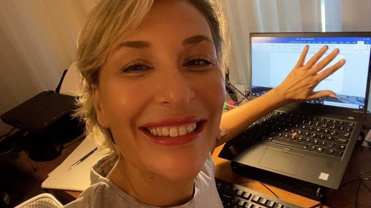 Gülse Birsel'den yeni dizi müjdesi! 'Vallahi yazıyorum'