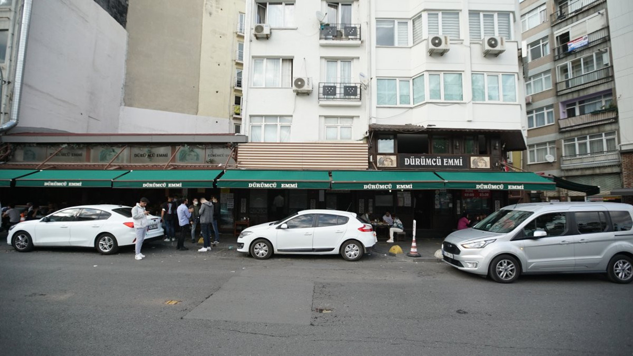 ''8 bin 400 liraya çalıştıracak adam bulamıyorum'' diyen Dürümcü Emmi'nin gerçekte ne kadar maaş verdiği ortaya çıktı