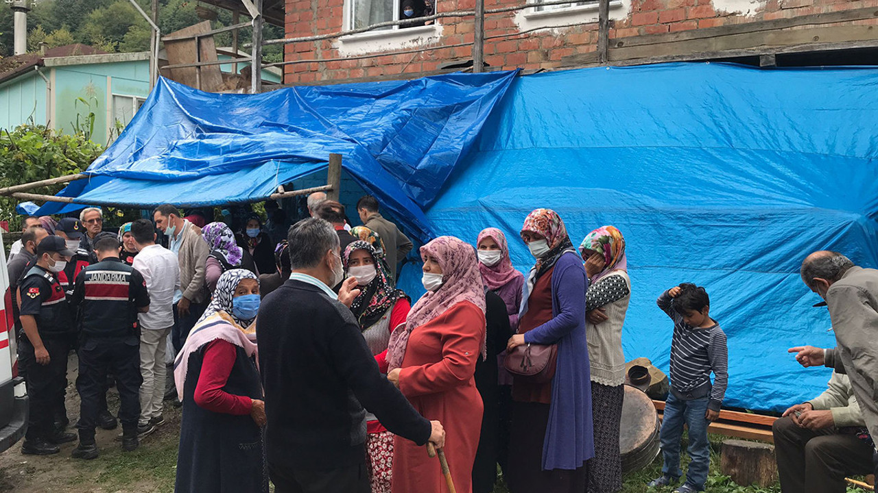Taziye evinde balkon faciası. Çok sayıda yaralı var