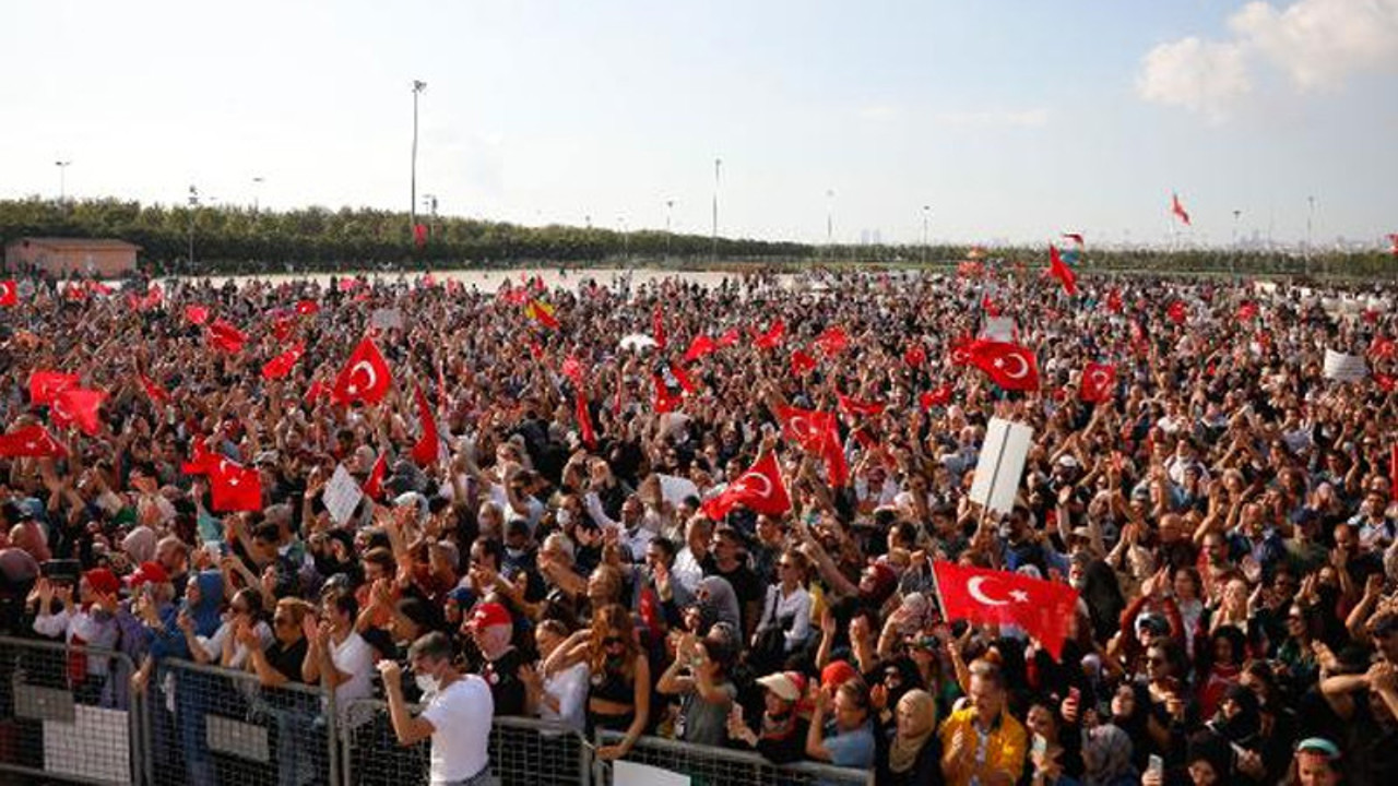 TTB’den aşı karşıtı mitinge sert tepki: Sağlık çalışanlarının özverisi hiçe sayılıyor