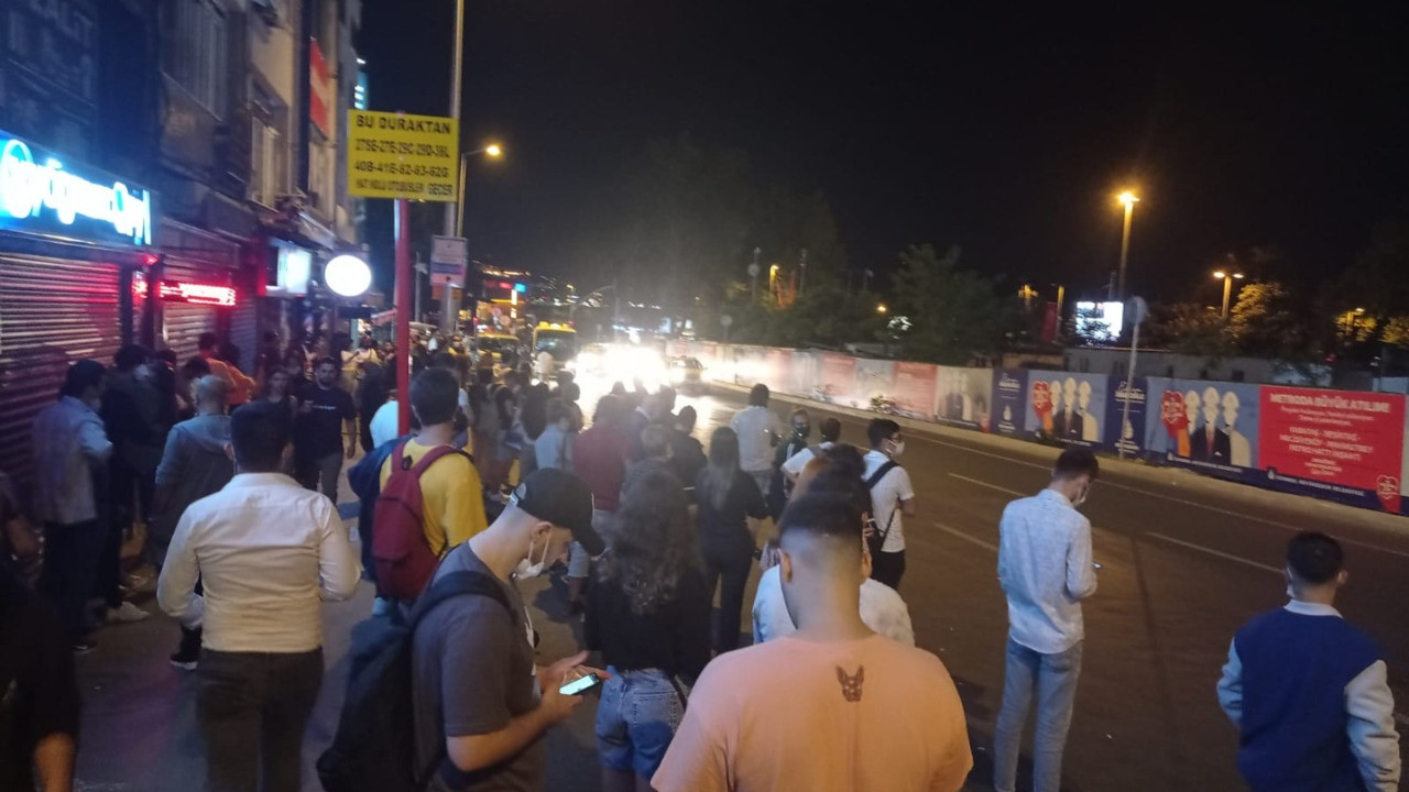 Korona virüse davetiye: Beşiktaş’ta otobüs yoğunluğu!