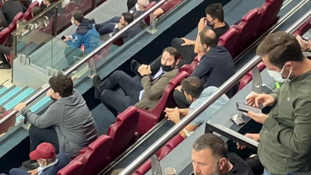 Berat Albayrak bu kez locada ortaya çıktı