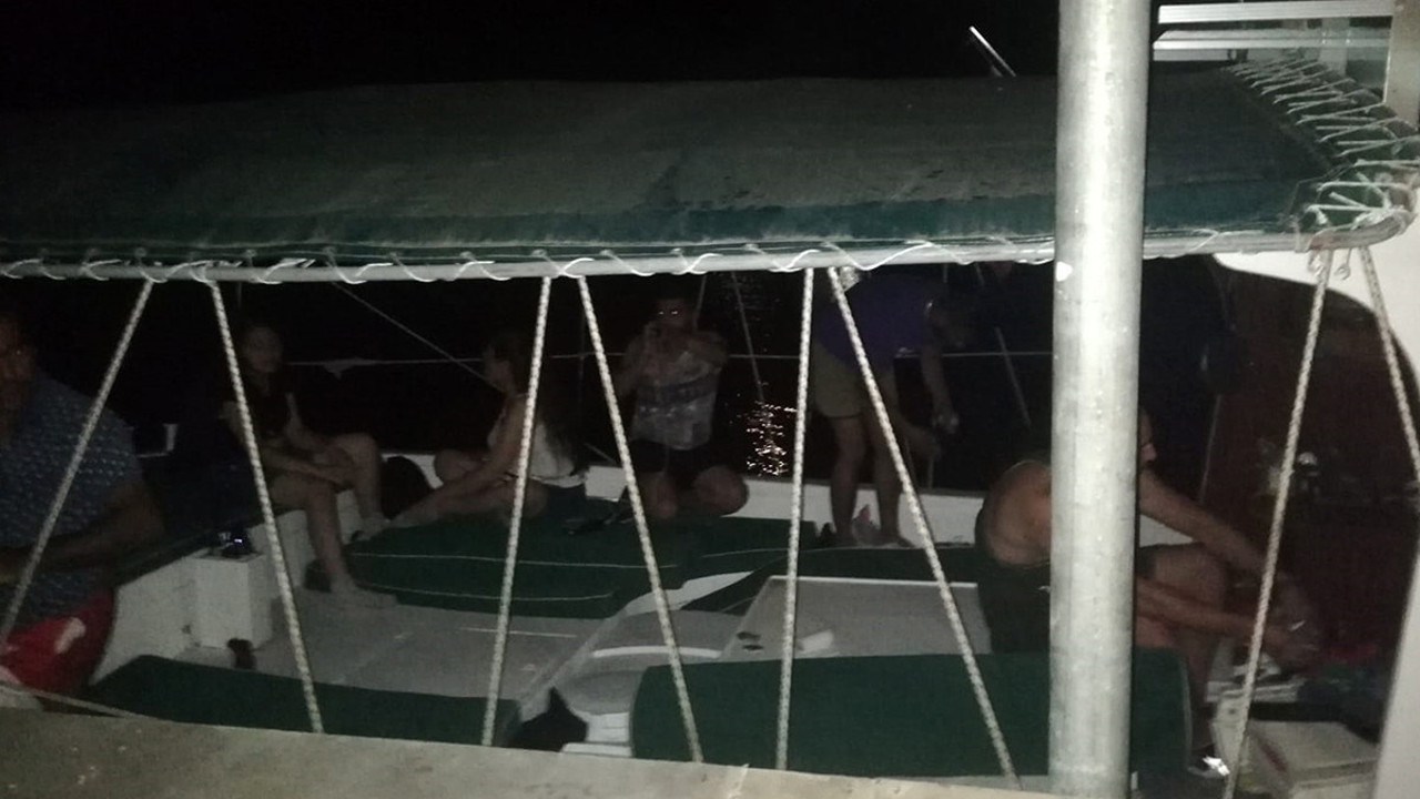 Teknede 13 İranlı kaçak göçmen yakalandı