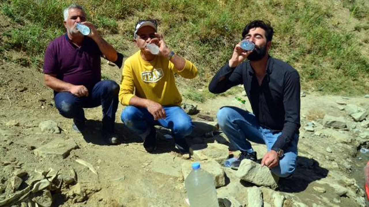 Mikroplu sudan içmek için akın akın Muş'a geliyorlar