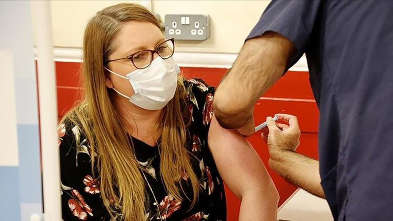 İngiltere'den üçüncü doz aşı kararı