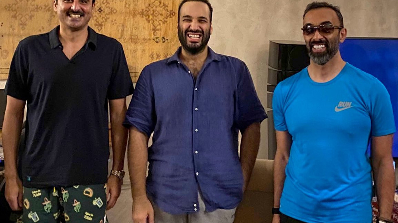 Katar Emiri, Suudi Veliaht Prensi ve BAE'li yetkili Kızıldeniz'de bir araya geldi