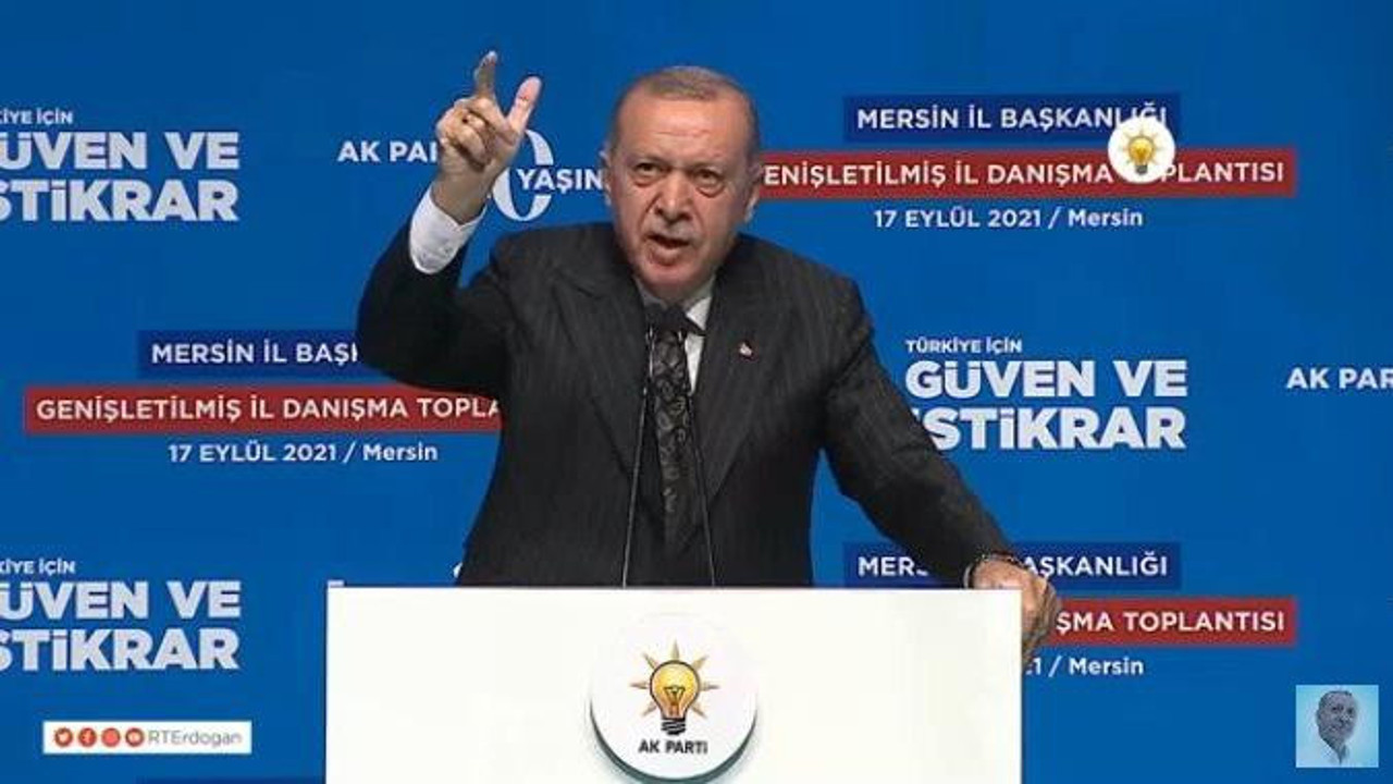 Erdoğan, bir kez daha Rabia işareti yapmadı