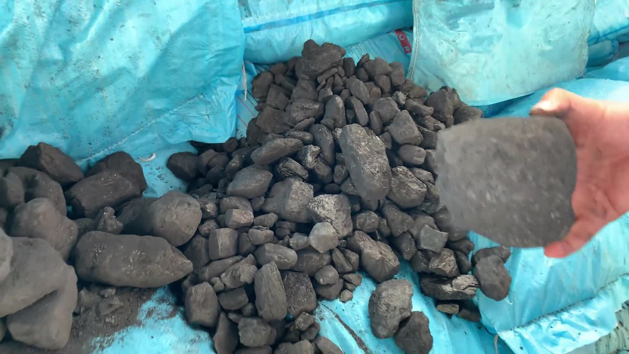 Kömür fiyatlarında yüzde yüze varan artış. Vatandaş tezek mi yakacak