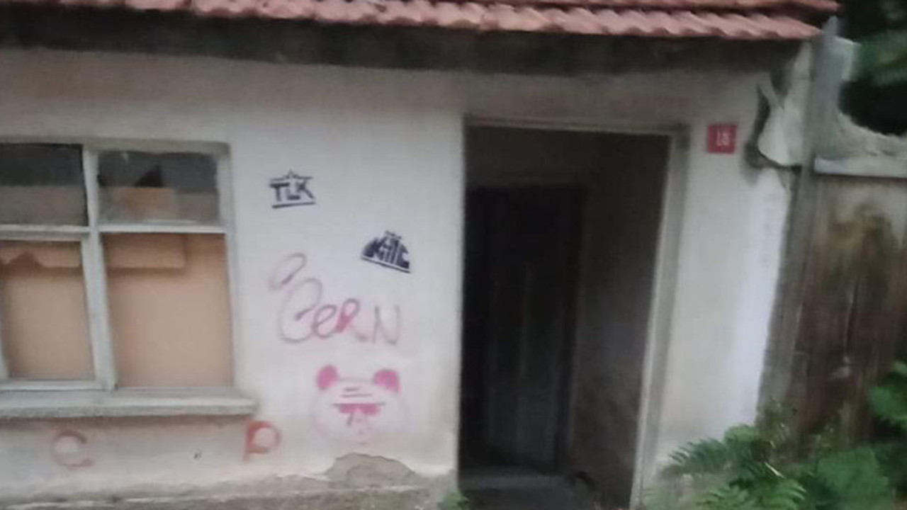 Hırsızlar Kütahya'da bir evin kapısını çaldı