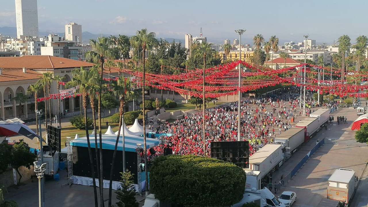 AKPli belediye miting alanını doldurmak için bakın ne yaptı