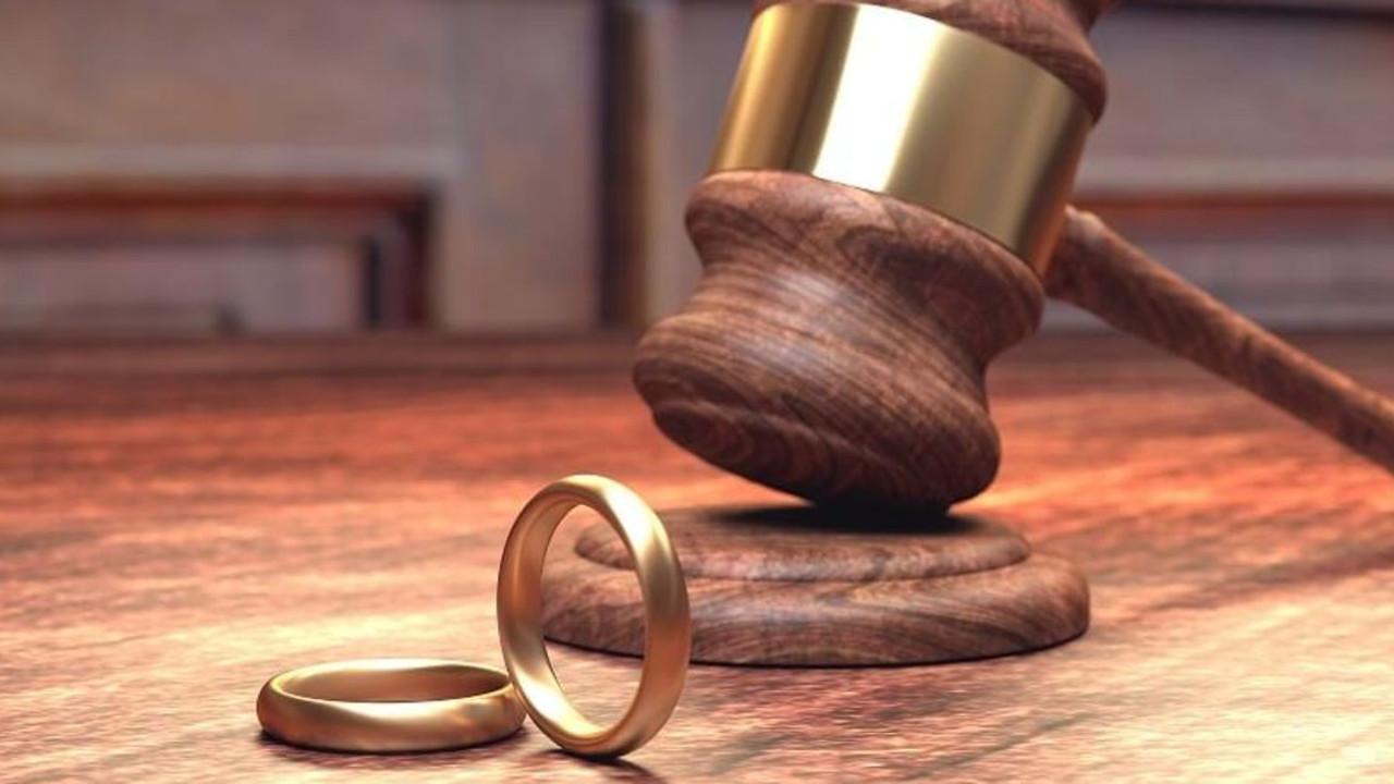 Yargıtay'dan boşanma davasında giyim tarzı kararı