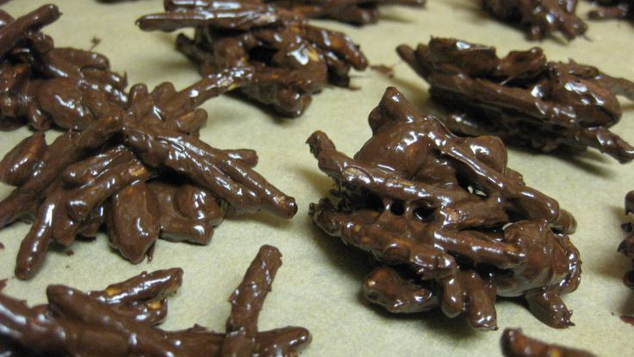 Çekirgeli çikolatalar market raflarına geliyor