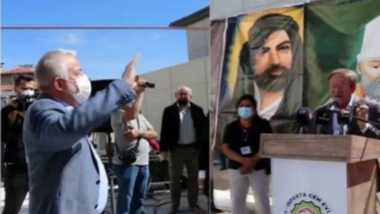 Cemevi açılışında Diyanet'i eleştirdi, AKP’li Belediye Başkanı kürsüye yürüdü