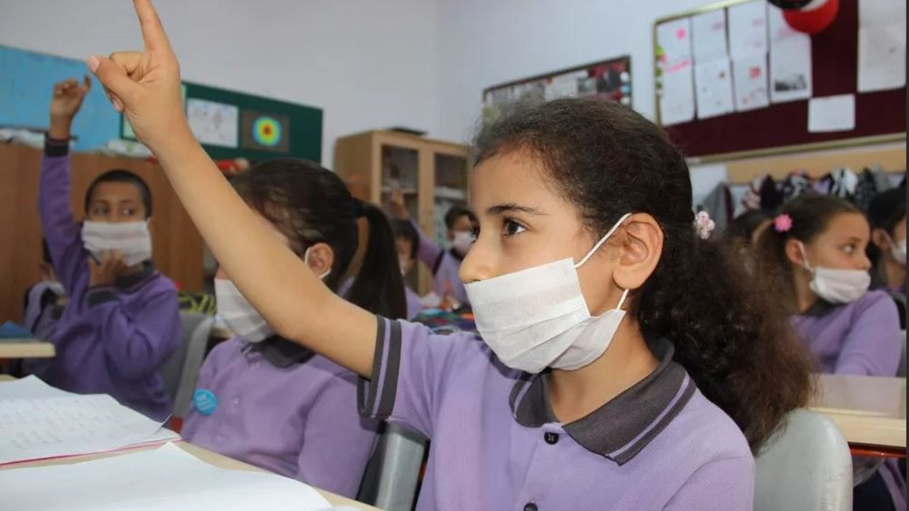 Yüz yüze eğitimde korkulan oldu. İşte il il okullardaki karantina sayıları