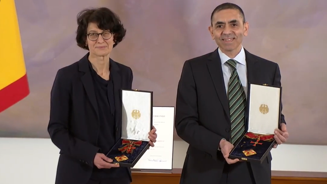 Covid-19 aşı üreticileri sadece 3. dozdan servet kazanacak