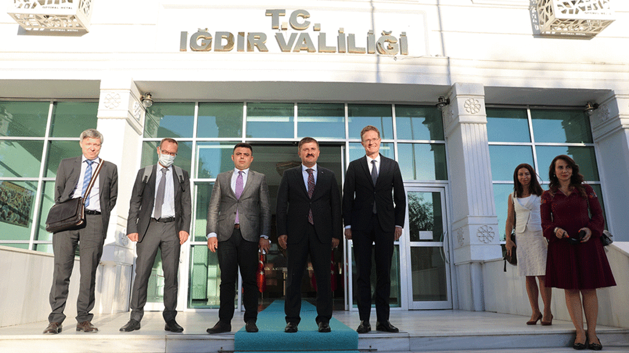 Türkiye - İran sınırındaki 80 bin mayın temizlenecek