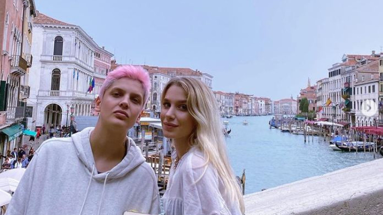 Ebrar Karakurt Türkiye’de silmek zorunda kaldığı fotoğrafı Venedik’te çektirip yayınladı