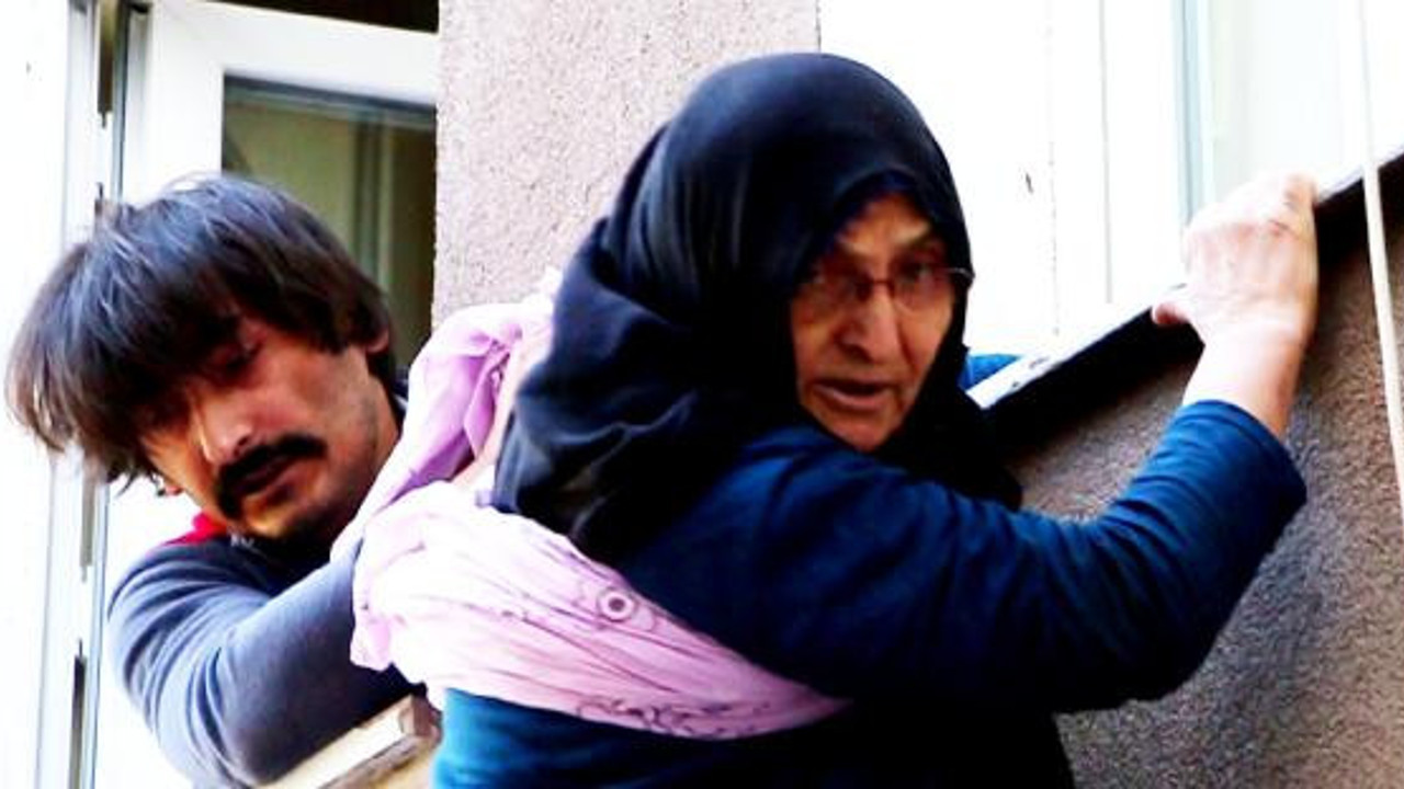 Beline sardığı çarşafla tuttu