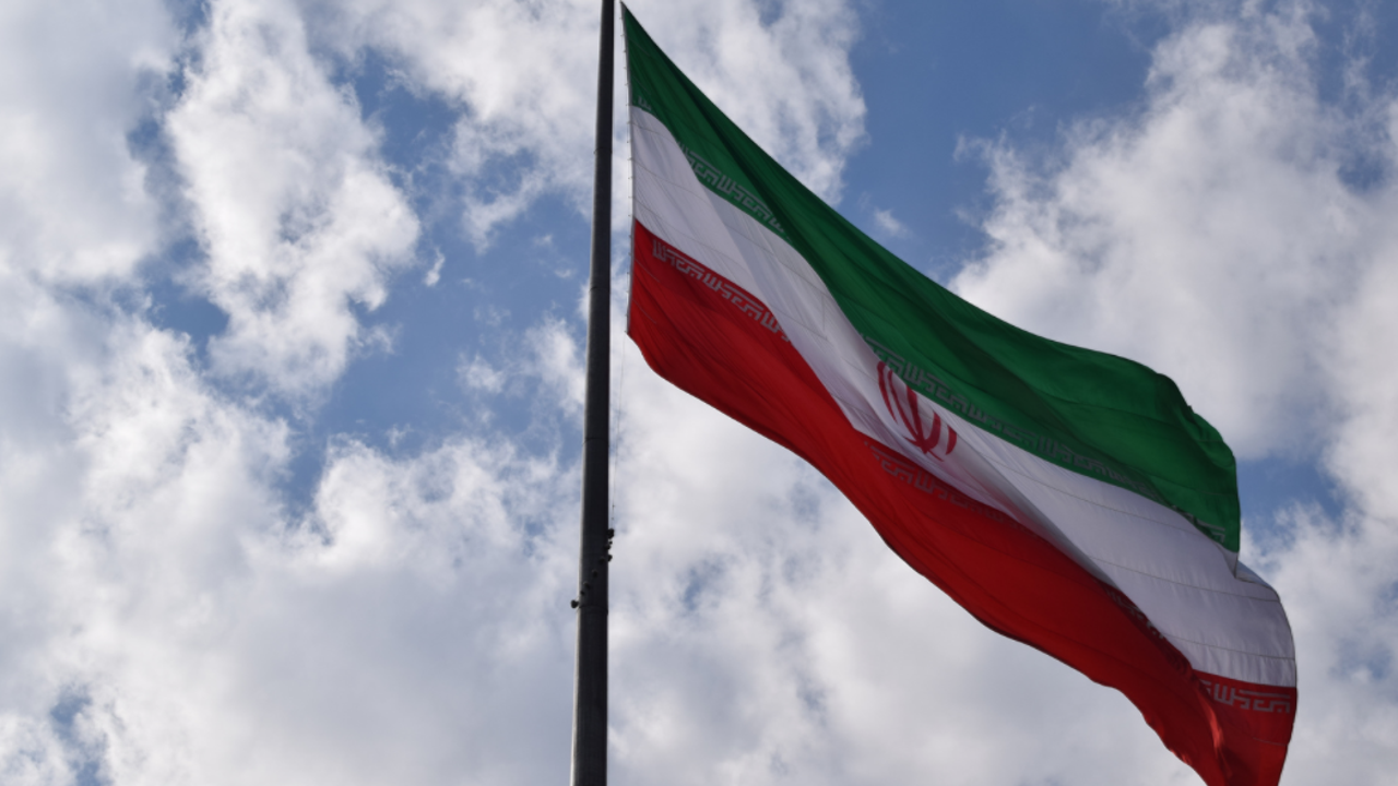 İran'dan Güney Koreli dev şirketlere yasaklama