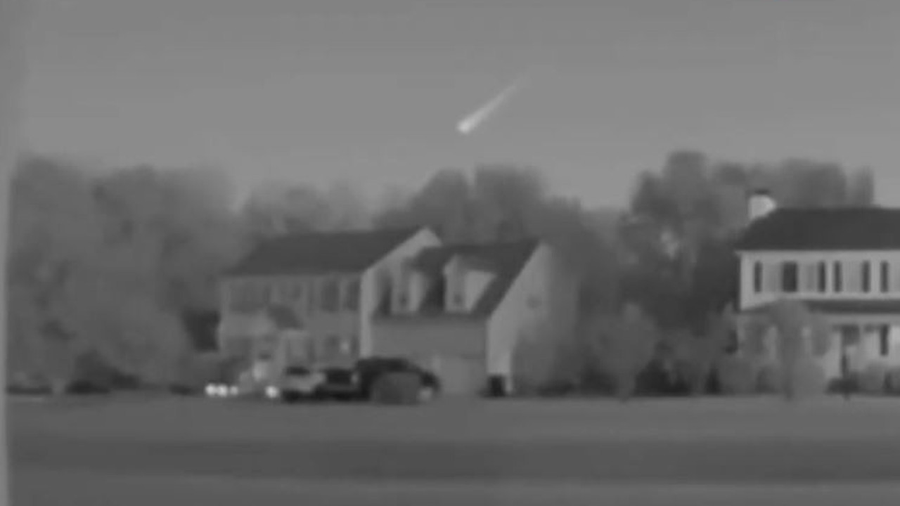 Gökyüzünden peş peşe düştü alev topuna dönüştü