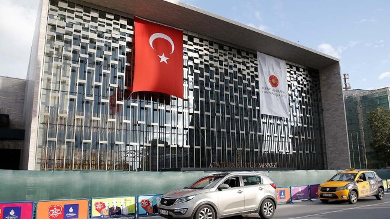 Değişecek denilmişti, AKM’nin yeni isim tabelası asıldı