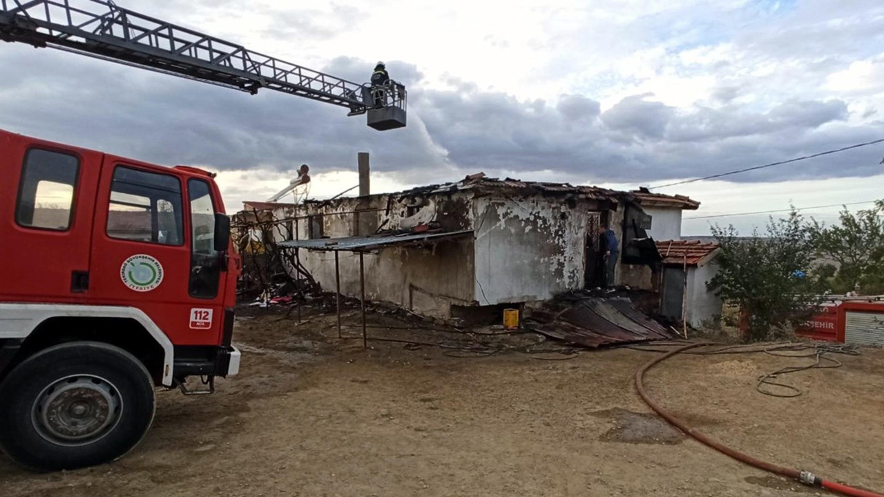 Tekirdağ’da kardeşlerin evleri yandı