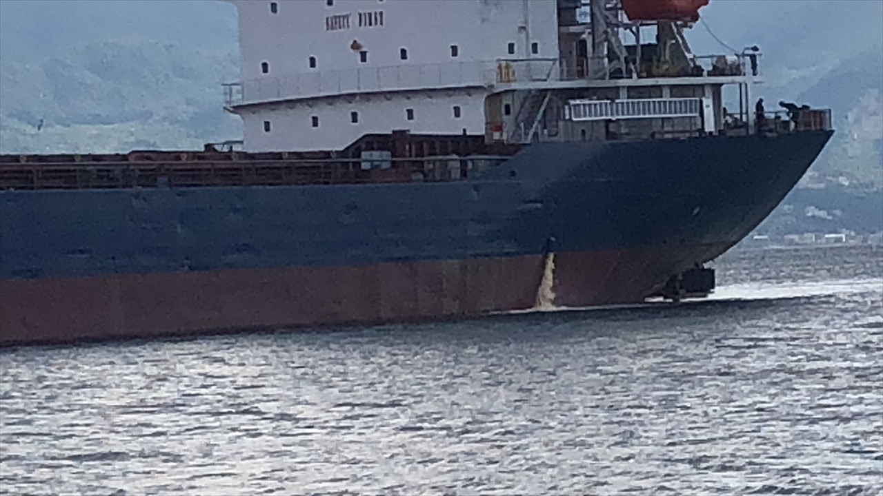 İzmit Körfezi'ni kirleten gemiye 1,8 milyonluk ceza