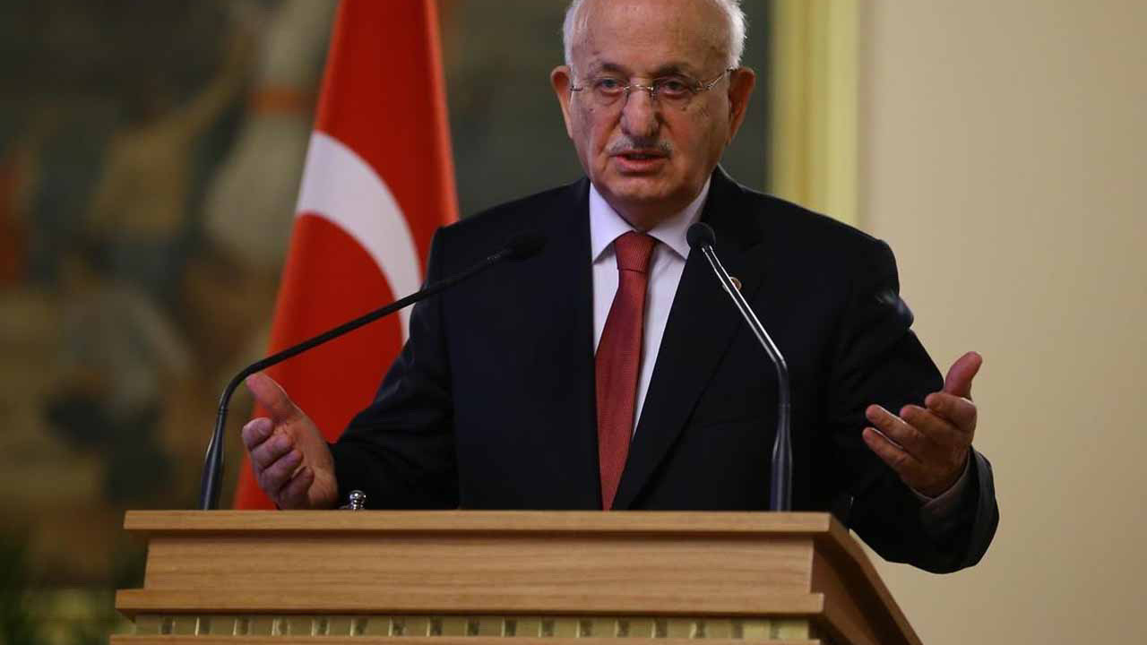 İsmail Kahraman'ın 'İlk dört madde değişebilir' sözlerine AKP'den tepki