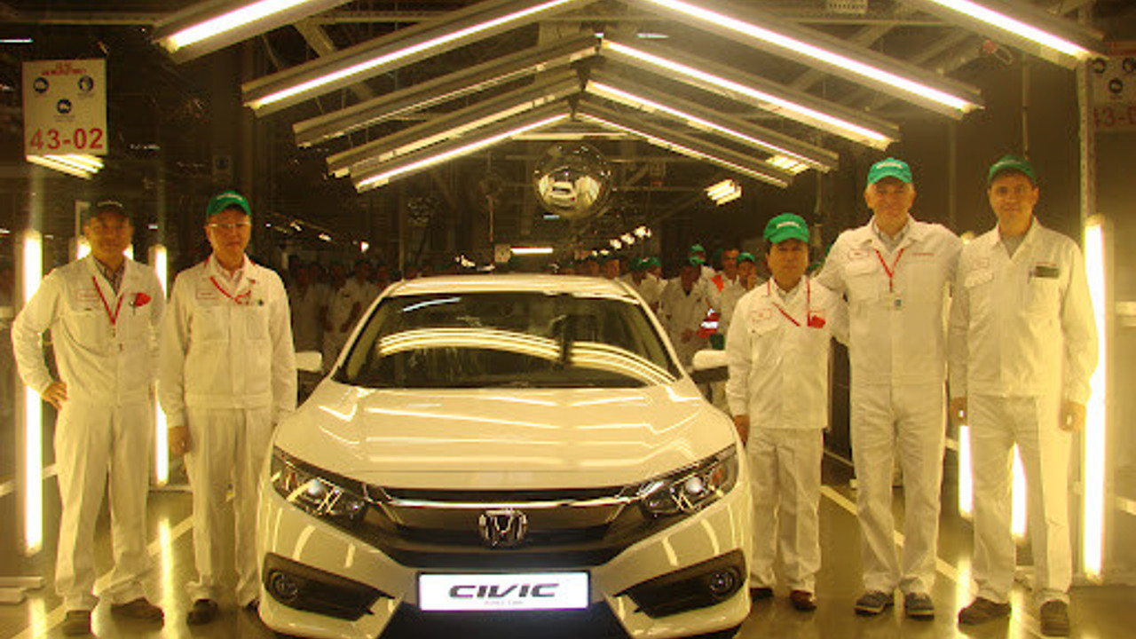 Gebze'deki fabrikaları kapatılan işçiler 48 maaş ikramiye almıştı. Para çekmeye giden işçilerin dünyası başlarına yıkıldı