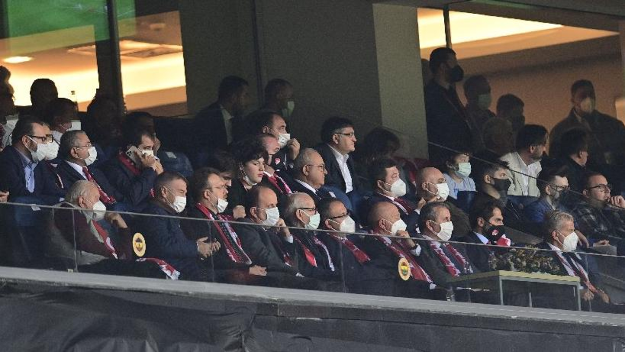 Kadıköy’de TFF ve Nihat Özdemir’e büyük tepki