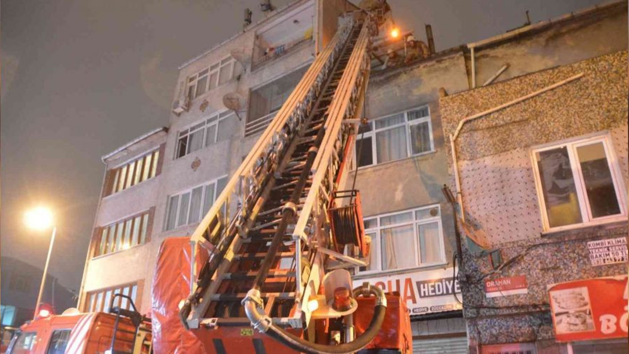 Fatih'te korkutan yangın (10 Ekim 2021)