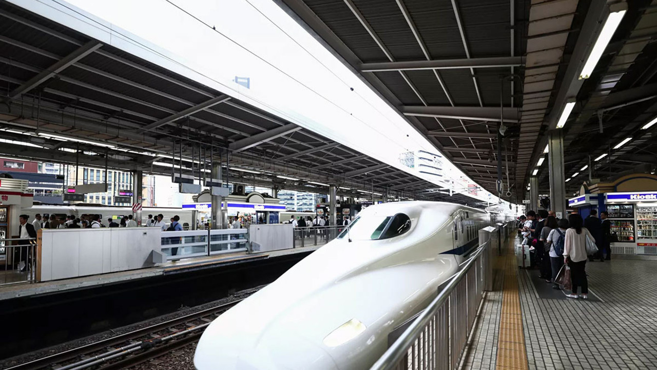 Japonya’da tren seferleri askıya alındı