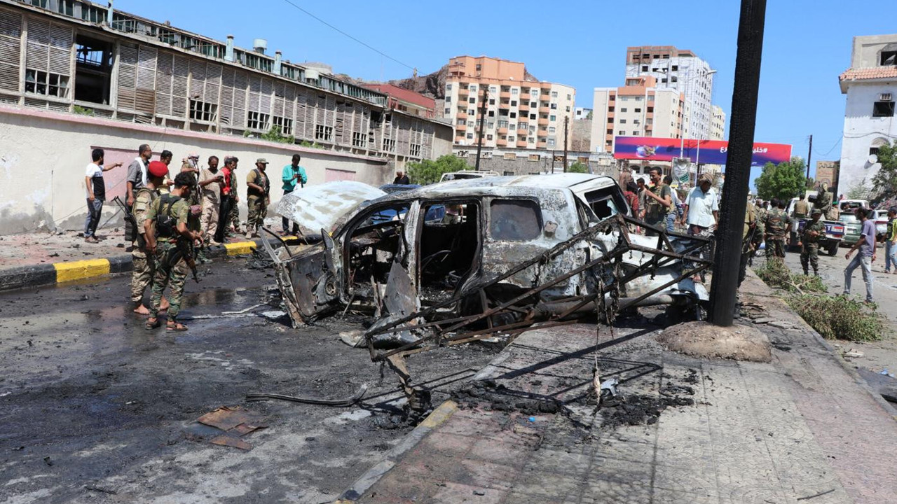 Yemen'de ‘vali konvoyu’na bombalı saldırı: 6 ölü, 7 yaralı