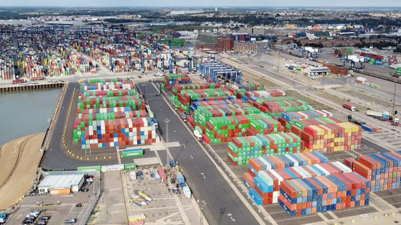 Nakliye krizi limanlara sıçradı. Büyük gemiler yük boşaltamıyor