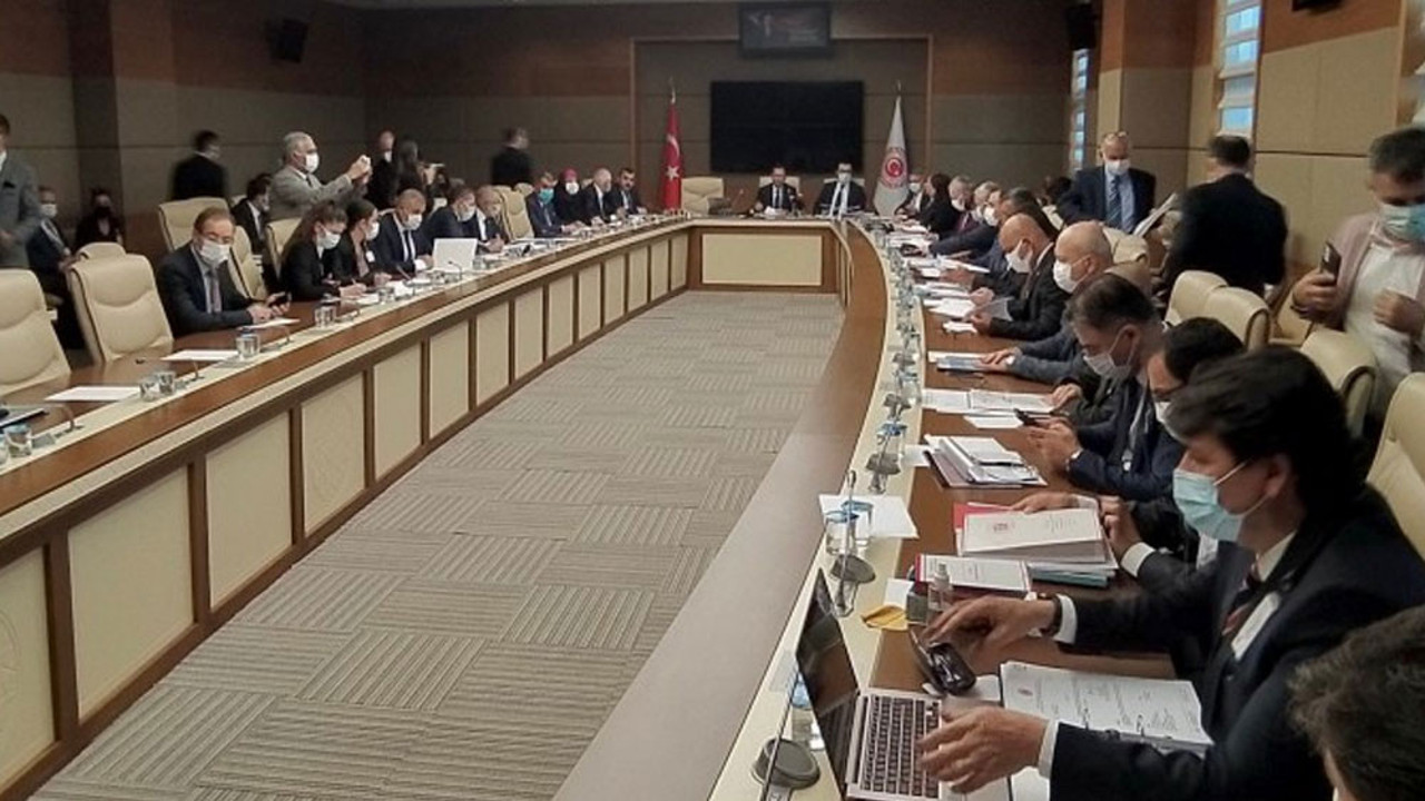 Çiftçiye borç ertelemesi AKP oylarıyla reddedildi