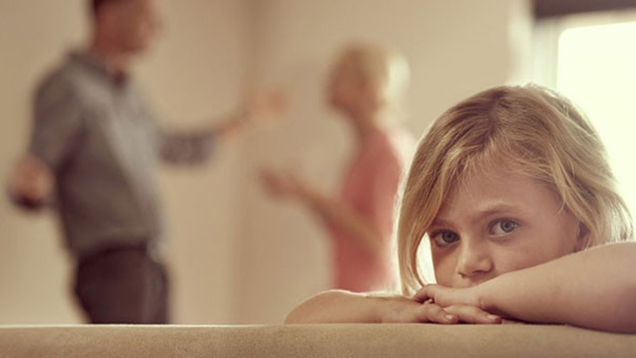 Yüz binlerce boşanan çifti ilgilendiriyor! Mahkemeden dikkat çeken soyadı kararı