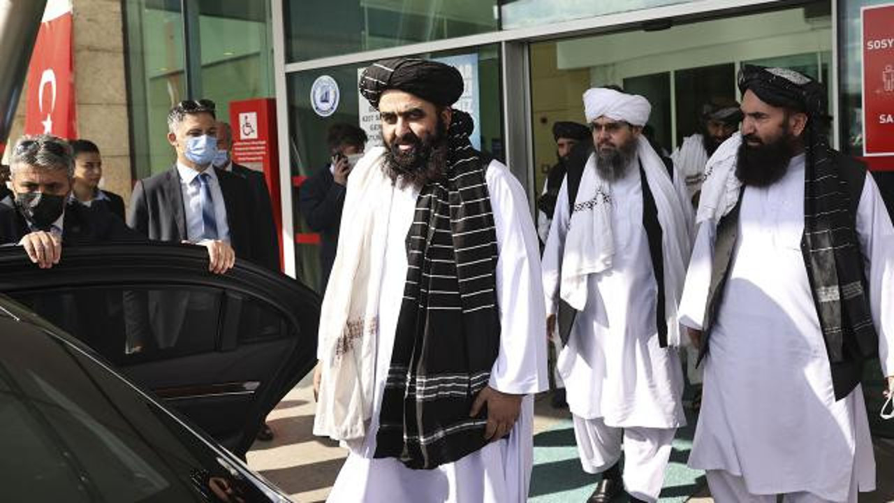 CHP'li Utku Çakırözer: Taliban heyetindeki 31 kişiden 18'i BM'nin terör listesinde
