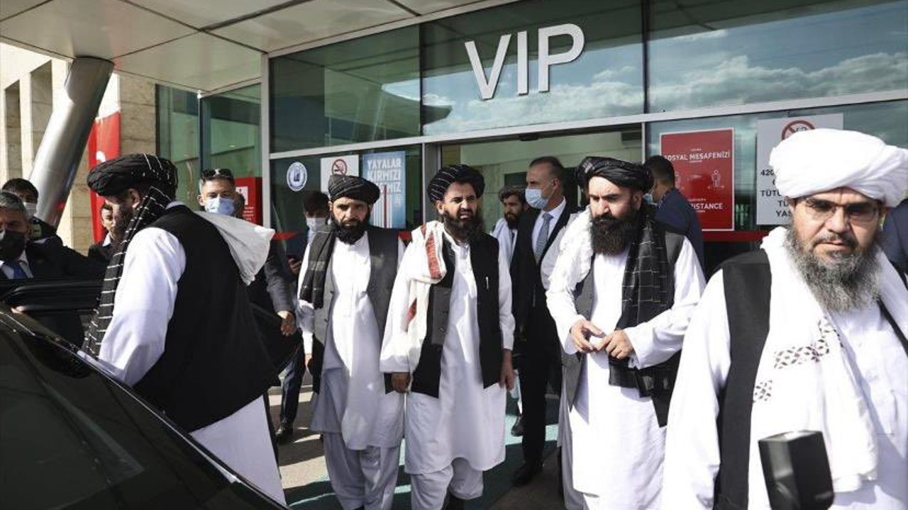 Yılmaz Özdil fena yakaladı. Taliban heyetinden 18 kişi Birleşmiş Milletler terör listesinde çıktı