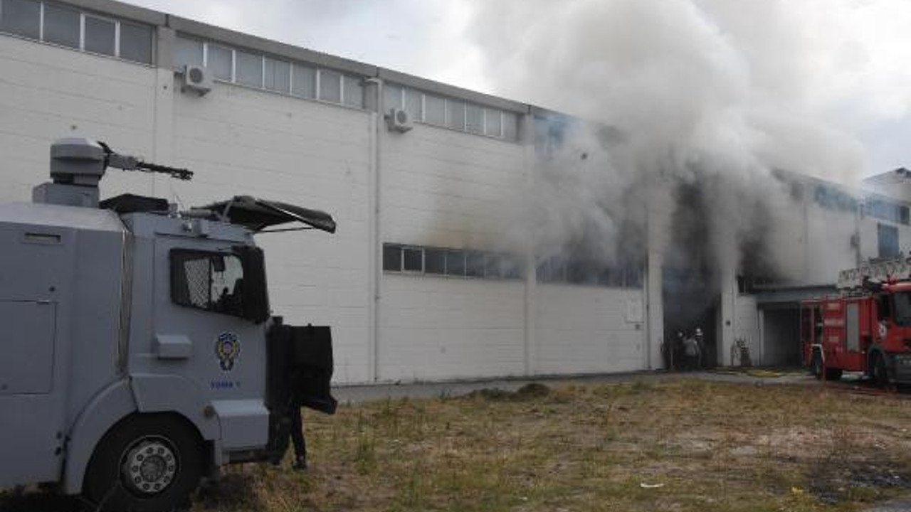 Yangına polis TOMA'lı müdahale