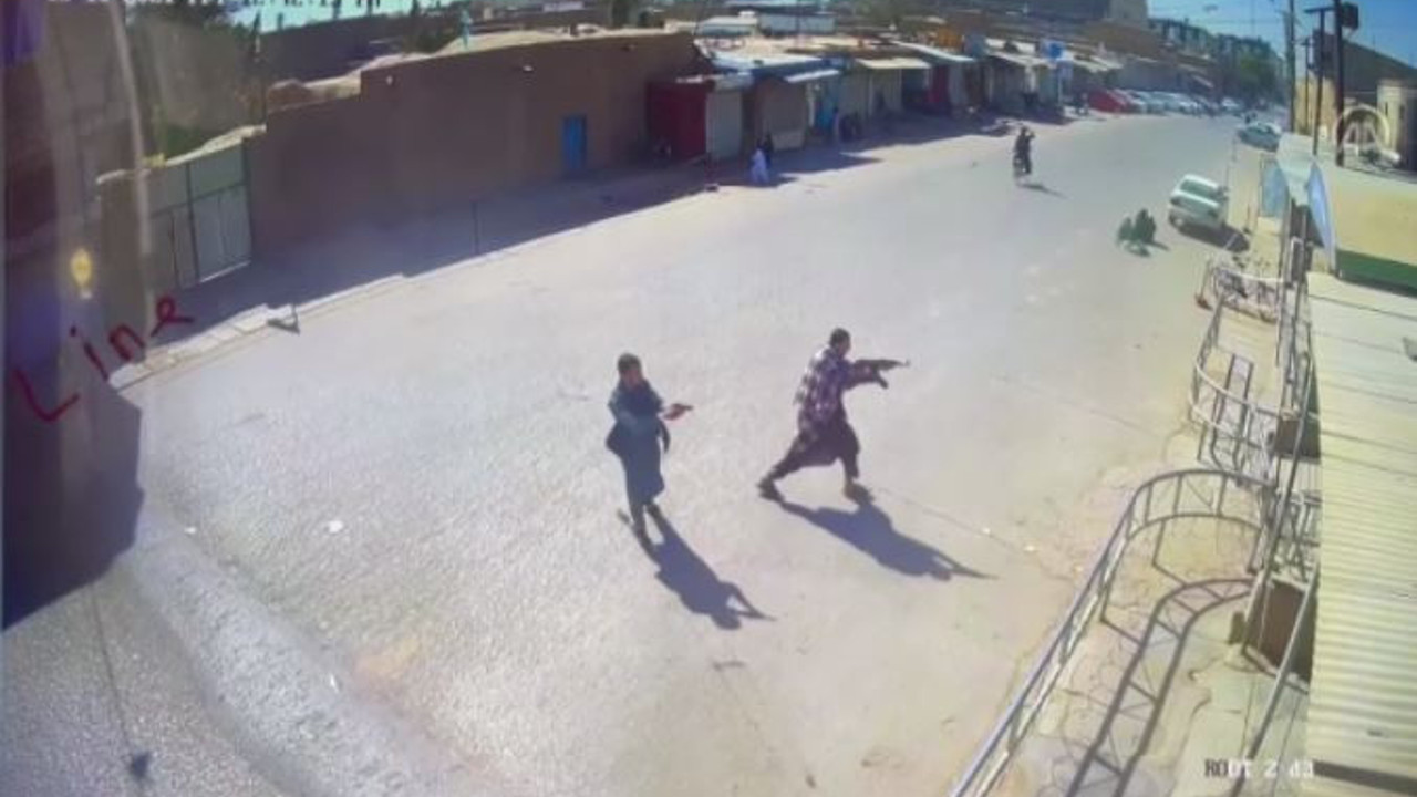 Afganistan'daki camiye düzenlenen saldırı kamerada