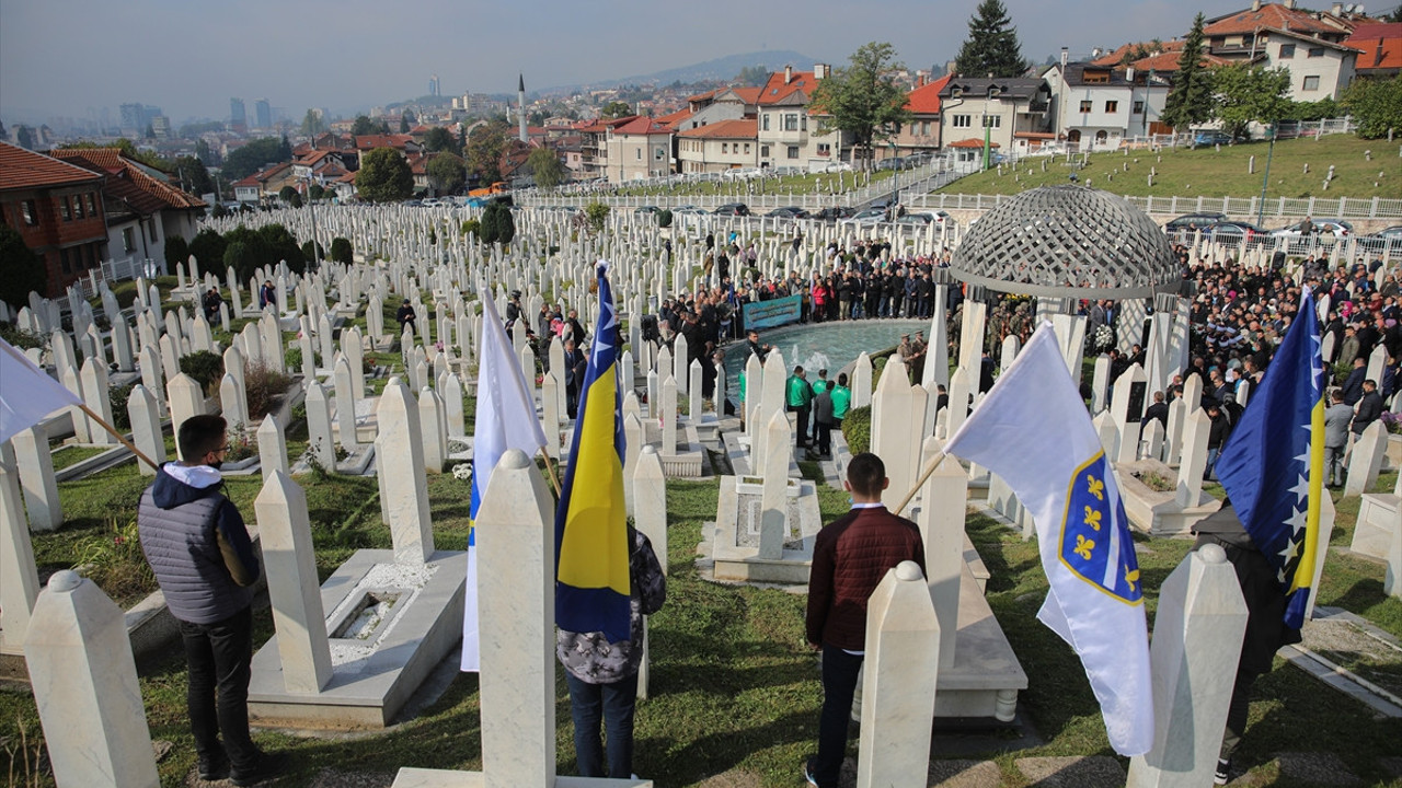 Aliya İzetbegoviç vefatının 18. yılında kabri başında anıldı