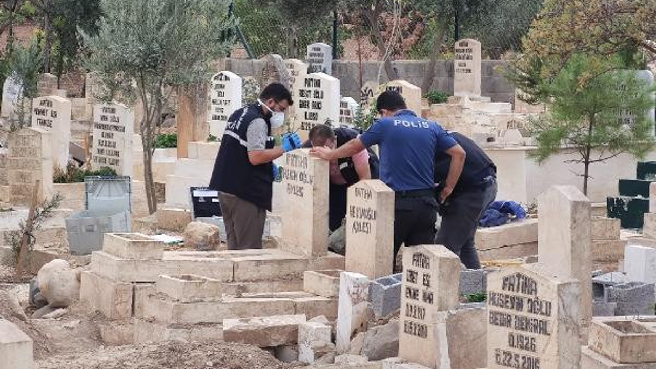 Yeni doğan bebeği çantaya koyup gömdüler